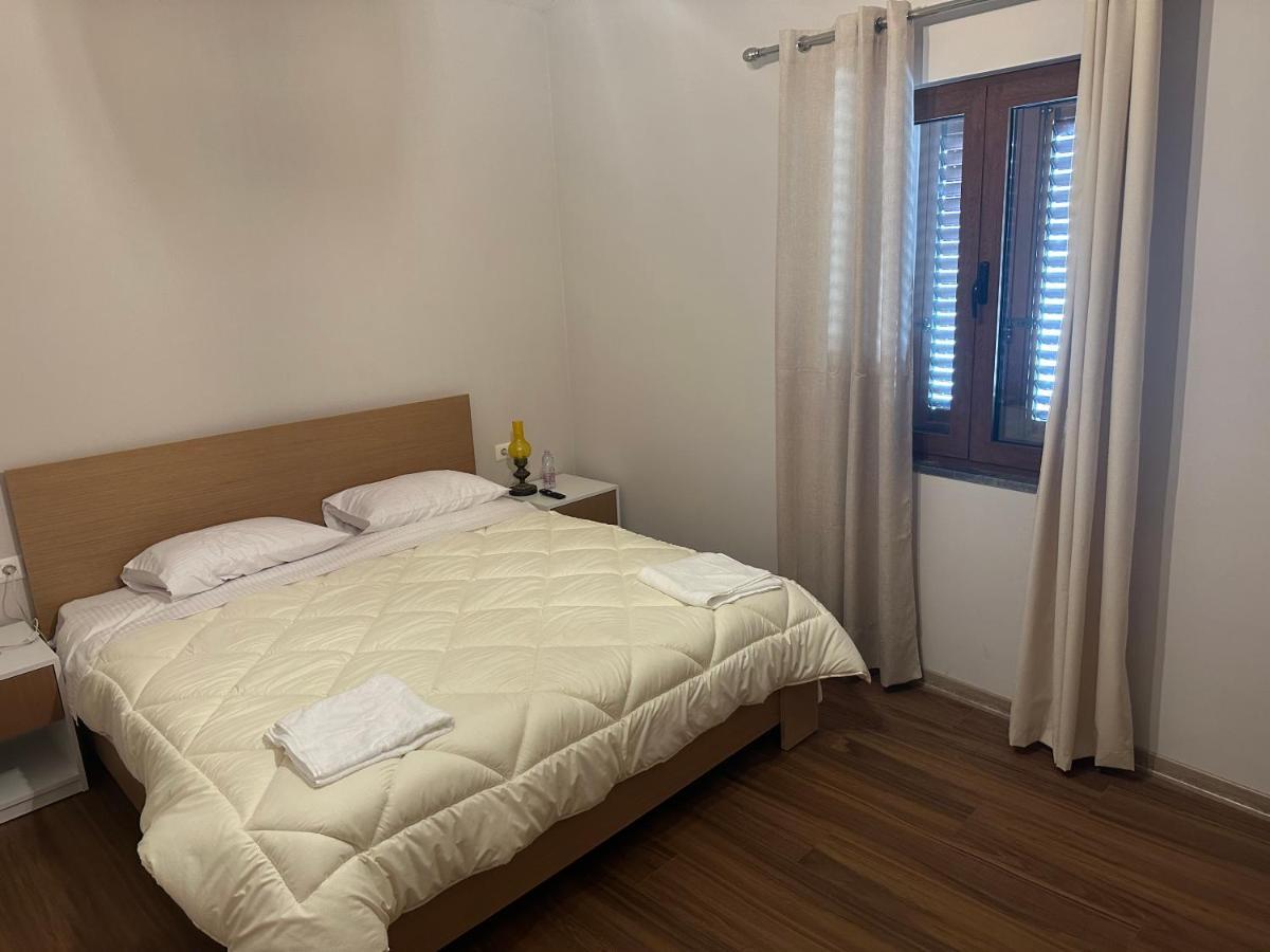 Vila Alba 1 Korce Exterior foto